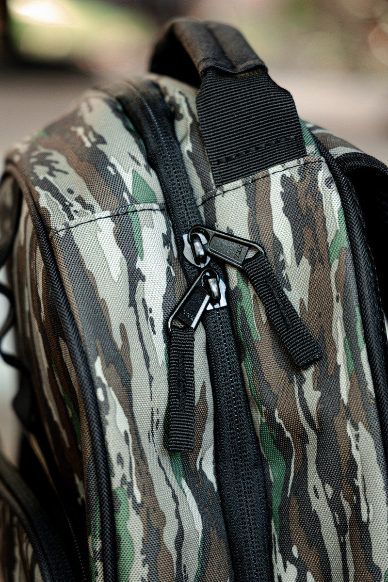 BC Raskulls Realtree Original Camo Backpack zippers